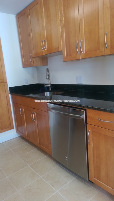 West Roxbury 2 Beds 1.5 Baths Boston - $3,375 No Fee