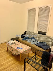 Mission Hill 4 Beds 1 Bath Boston - $5,000