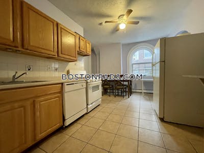 Brookline 4 Beds 2 Baths  Boston University - $5,200 No Fee