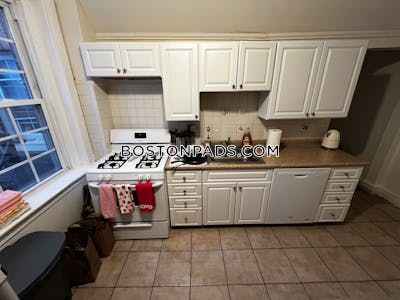 Brookline 3 Beds 1 Bath  Boston University - $4,900
