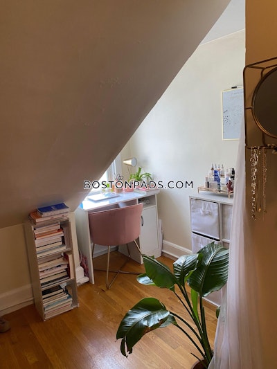 Brookline 4 Bed 2 Bath BROOKLINE- BOSTON UNIVERSITY $5,950  Boston University - $5,500 50% Fee