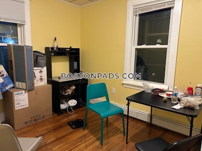 Waltham 5 Beds 3 Baths - $4,000