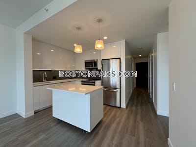 West End 1 Bed 1 Bath + Den Boston - $7,673