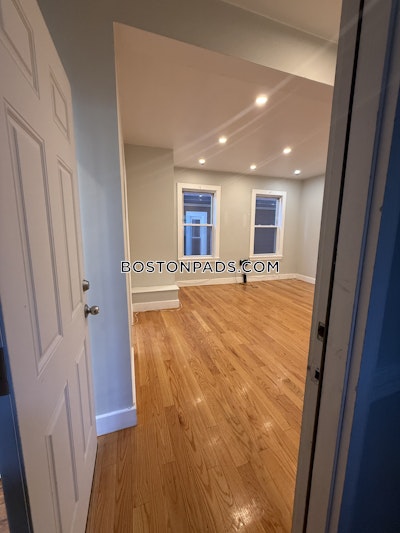 Jamaica Plain 3 Bed 1 Bath BOSTON Boston - $3,700 50% Fee