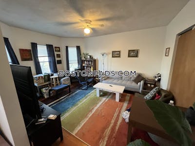 Somerville 4 Beds 1 Bath  Winter Hill - $4,300