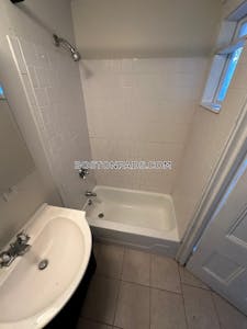 Cambridge 3 Beds 1 Bath  Central Square/cambridgeport - $3,400