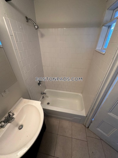 Cambridge 3 Beds 1 Bath  Central Square/cambridgeport - $3,400