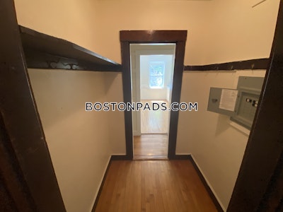 Cambridge 2 Bed, 1 Bath Unit  Central Square/cambridgeport - $3,250