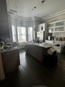 Dorchester/south Boston Border 5 Beds 4 Baths Dorchester/south Boston Border Boston - $5,500 No Fee