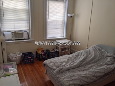 Brookline 1 Bed 1 Bath BROOKLINE- BROOKLINE VILLAGE $2,400  Brookline Village - $2,400