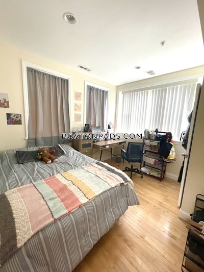 Brookline 3 Beds 2 Baths  Cleveland Circle - $4,500 No Fee