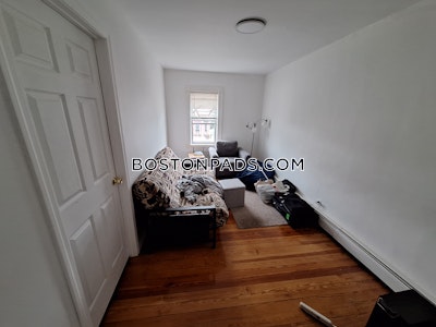 Medford 2.5 Bed 1 Bath MEDFORD  Tufts - $3,000 No Fee