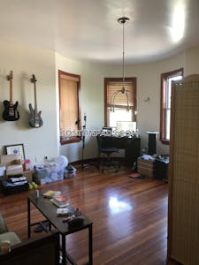 Jamaica Plain 3 Beds 1 Bath Boston - $3,800 No Fee