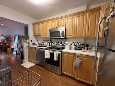 Brookline 2 Bed 1 Bath BROOKLINE- COOLIDGE CORNER $4,200  Coolidge Corner - $4,200