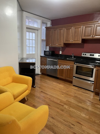 North End 3 Bed, 1 Bath Unit Boston - $3,750 50% Fee