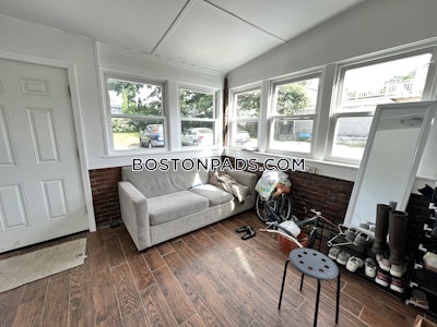 Brighton Great 4.5 bed 2 bath available 9/1 on Washington St in Brighton! Boston - $5,100