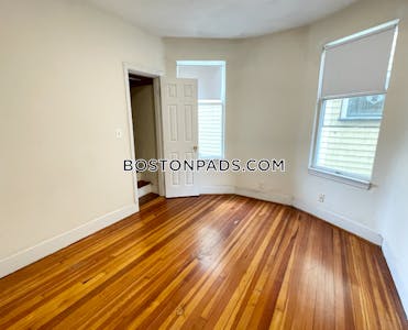 Dorchester SPACIOUS 3 bed 1 bath available NOW on Edison Green in Dorchester! Boston - $3,450