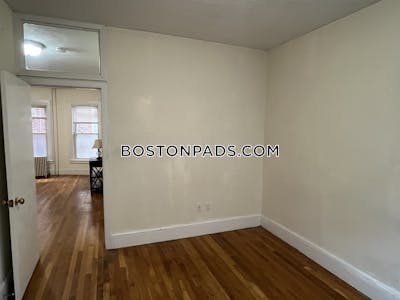Brookline 1 Bed 1 Bath BROOKLINE- BROOKLINE VILLAGE $2,600 Brookline Village - $2,600