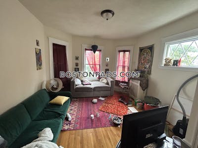 Somerville 2.5 Beds 2 Baths  Tufts - $3,000