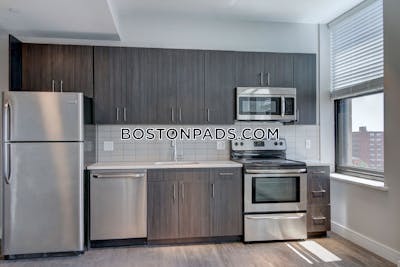 Lynn Studio 1 Bath - $1,900 No Fee