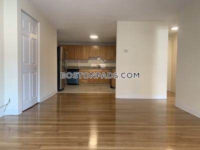 Brookline 2 Bed 1 Bath BROOKLINE- BOSTON UNIVERSITY $3,600 Boston University - $3,700 No Fee