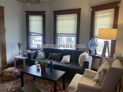 Somerville Beautiful 3 Bed 1 Bath on Hillsdale Rd in Somerville   Tufts - $3,900