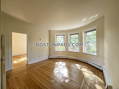 Brookline 1 Bed 1 Bath BROOKLINE- WASHINGTON SQUARE $2,450  Coolidge Corner - $2,495 No Fee