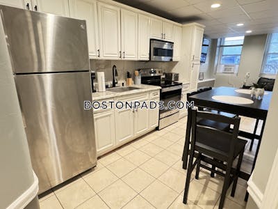 Brookline 1 Bed 1 Bath BROOKLINE  Cleveland Circle - $2,925