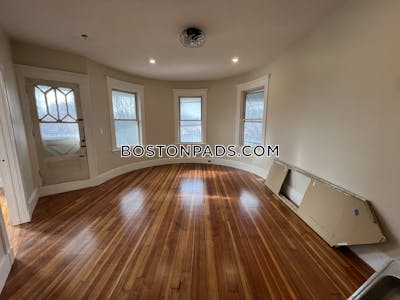 Dorchester Newly renovated 2 bed 1 bath available NOW on Columbia Rd in Dorchester! Boston - $2,650 75% Fee