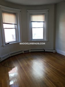 Brookline 1 Bed 1 Bath BROOKLINE- WASHINGTON SQUARE $2,150 Washington Square - $2,200