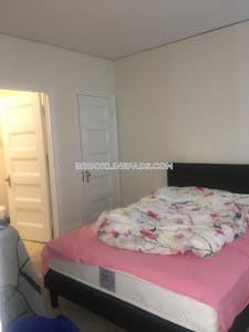 Brookline 1 Bed 1 Bath  Coolidge Corner - $2,525 No Fee