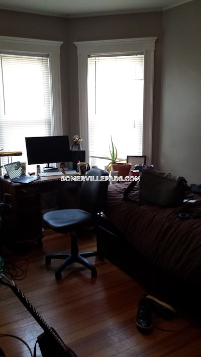 Somerville 4 Beds 1 Bath  Winter Hill - $4,185