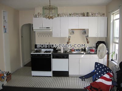 Allston/brighton Border 4 Beds 2 Baths Boston - $3,500 No Fee