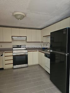 Medford 2 bedroom 2 baths in MEDFORD  Wellington - $3,000