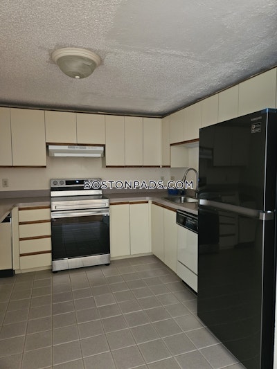 Medford 2 bedroom 2 baths in MEDFORD  Wellington - $3,000