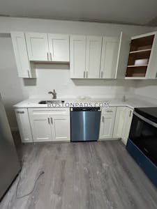 Cambridge 3 bedroom 1 baths in CAMBRIDGE  Mt. Auburn/brattle/ Fresh Pond - $3,195