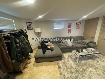 Medford Apartment for rent 1 Bedroom 1 Bath  Tufts - $2,200