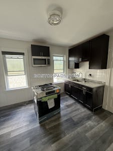Cambridge Apartment for rent 3 Bedrooms 1 Bath Central Square/cambridgeport - $4,400 50% Fee