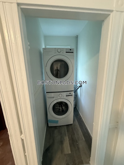 Cambridge 3 bedroom 1 baths in CAMBRIDGE  Central Square/cambridgeport - $4,400 No Fee