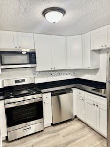 Somerset Studio  baths in SOMERSET - $1,925 No Fee