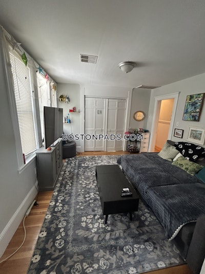 East Boston 3 Beds 1 Bath Boston - $2,595 No Fee